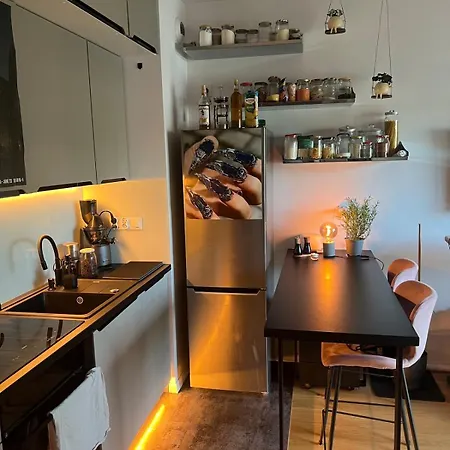 Center, Neighbourhood Apartment *